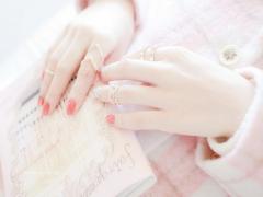 SNS映えの秘訣は“指先”にあり♡グルメ・コスメはネイルも写しておしゃpicに