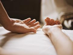 どうしてもうまくいかない…苦手なセルフネイルを克服して指先まで可愛く