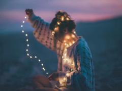 冬の空気感にはまる。ブルーベースのヘアカラーで透明感がアップしたあなたに