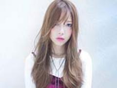 人気トレンド！ナチュラルな濡れ感こなれロングヘアスタイル