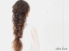 くるりんぱの応用で、シンプルなハーフアップをワンランクアップ