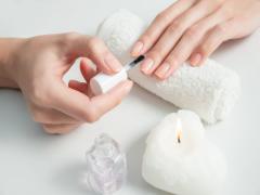 冬は爪も乾燥している？！美爪を保つためのネイルケアとは？