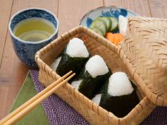 インスタで話題！おかずを挟んだまんまるで可愛い「パッカンおにぎり」を作ってみよう！