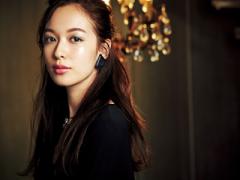 オフィシャルパーティもこれで安心♪色っぽピンクリップとハーフアップヘアで知的イイ女