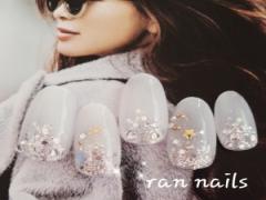 強く美しく…！指先に忍ばせる大人の”美”はホワイトが鍵