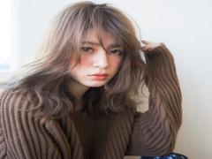 これからは魅力的な秋の顔。カラーレスメイクでナチュラル可愛いに変身
