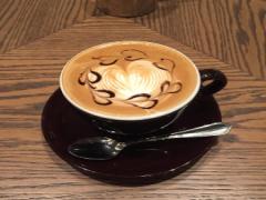 銀座の大人なモダンカフェ。落ち着いたお店で至福のひと時を