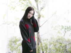 同世代の女子が注目♡”校閲ガール”の主題歌に抜擢された、栞菜智世（かんなちせ）って