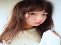 やっぱり安定の可愛さでしょ？ぱっつん前髪×白ニットのあざとい関係性