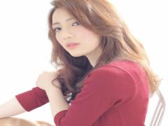 色っぽさは前髪なしで作られる。ノーバングで引き出す大人の色気