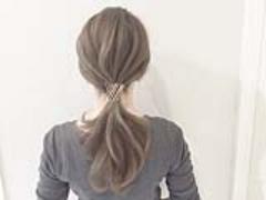 クル巻き×ピン遊びでこなれ感たっぷりなオシャレポニテ♪