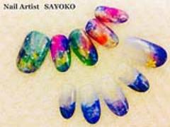 カラフルで大人っぽい印象のシアー感のあるギャラクシーネイルに注目!!