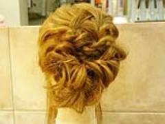 初心者さんでも簡単♪編み込みとロープ編みのアップスタイル