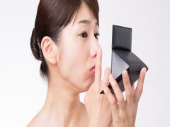 角栓って自分で出していいの？正しい処置方法は？