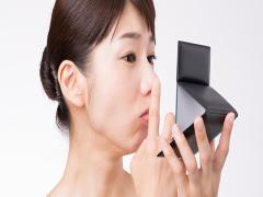 目立つ毛穴をどうにかしたい！正しい角質ケアで愛されお肌に