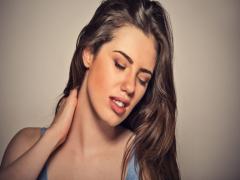 肩こり解消には寝方が重要だった？！肩こりの原因と対策とは？