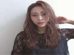 ロングだからこそ、パーマの種類を理解して美意識高く。ロング×パーマスタイル6選