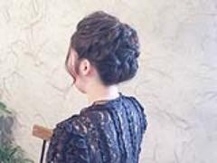 結婚式や二次会にピッタリ!! きっちりと清楚感のあるお団子ヘア♪