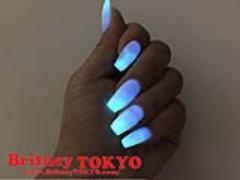 最新ネイルトレンド速報!!海外で話題の『グローネイル』とは？