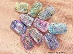 スポーティからエレガントまで。幅広く使えるツイードネイルデザインが冬におすすめ