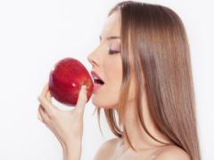 【レシピつき】皮ごと食べて！リンゴのヘルシーレシピで美肌づくり♡