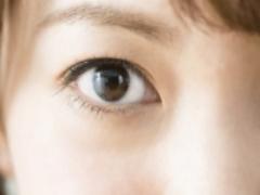 「薄い眉」VS「濃い眉」、どっちの女性がいい？ 6割の男性は……