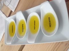 もはやオイルは飲む時代！体の中からキレイになる“飲むオイル美容”