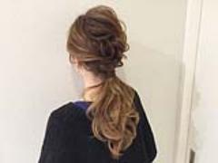 ねじり＆くるりんぱで完成！ネジリンパポニテのヘアアレンジ