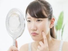 約6割の女性がPMSによる肌トラブルを経験！ 対処法は？
