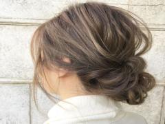 後ろ髪で美しく！フォーマルなシーンで上品に見せるヘアアレンジとは...