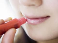 すぐできてカンタン！リップメイクでぷるぷるの唇になるコツ