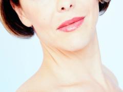 首のシワは治りにくい！？若々しい首元になるための予防策4つ