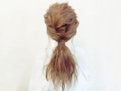 色っぽかわいいローポニーテール♪ “頑張り過ぎずオシャレに”が女子会の鉄則！