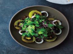 パクチー・キウイ・イカのサラダ