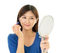 奥二重さんもぱっちり！目を大きくみせるアイメイクテクニック