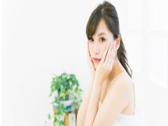 むくみで顔がパンパンなのはイヤ！朝&amp;夜の簡単マッサージで即効解消