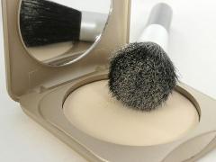 意外と知らない？ファンデーションブラシの効果的な使い方