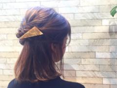 誰にでも似合う簡単3分アレンジ！2連続くるりんぱで作るハーフアップスタイル!!