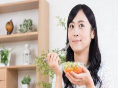 ニキビは食生活で改善できる？