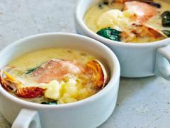 美肌食材が凝縮！サケとアサリのクリームチャウダー