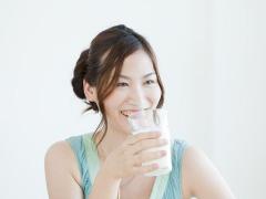 乾燥肌改善には”水分補給”がカギ！選び方のポイントを解説します♪