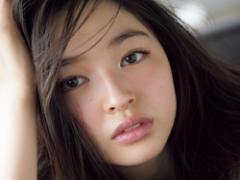 淡い色×薄く×広くがポイント！ ピンクチークではかなげ美肌に