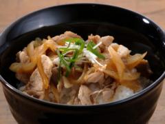 ご飯が進み過ぎて困る!?「豚肉の生姜焼き丼」