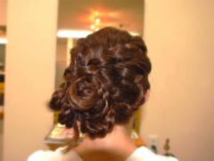 【パーティヘアアレンジ】上品さ溢れるアップスタイルで女性らしくいきましょう