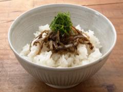 常備菜にちょい手間かけて「煮干しのつくだ煮のっけ」