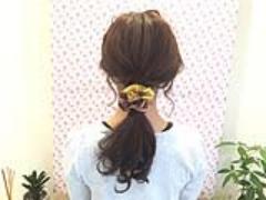 ボリュームのあるシュシュがポイント☆首元すっきり三つ編みポニーテールアレンジ