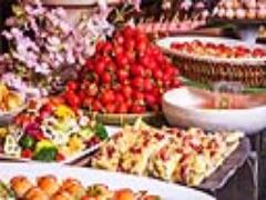 4種類のいちごの食べ放題で食べ比べ！ピザや寿司など変わりダネまでいちごフェア第2弾開催