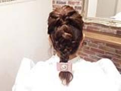 基本テクニックだけでできちゃう♪レトロな感じがかわいい三つ編みスタイル！