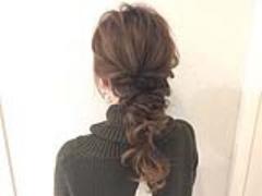 「くるりんぱ」だけで完成！編み込み風ダウンスタイルで簡単にこなれ感を身につけよう♪