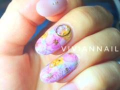 指先から衣替えを！トレンドカラーのピンクを先取りしたネイルデザインのポイント